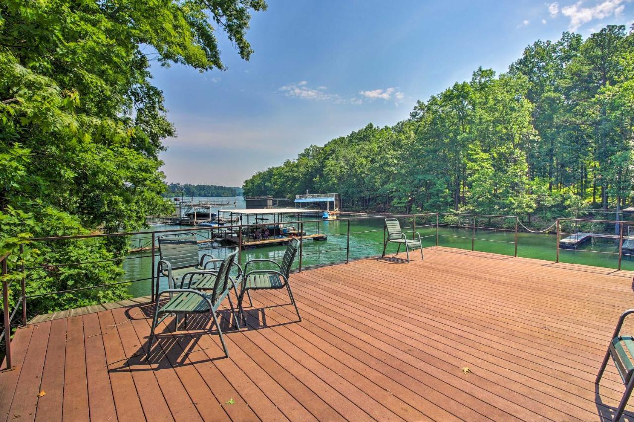 Spacious Georgia Getaway With Dock On Lake Lanier! Гейнсвілл Екстер'єр фото