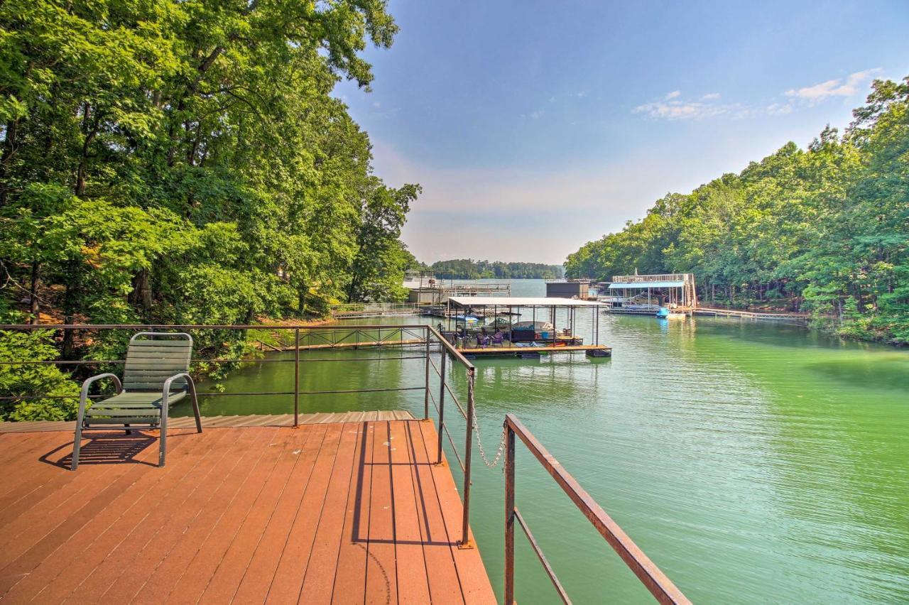 Spacious Georgia Getaway With Dock On Lake Lanier! Гейнсвілл Екстер'єр фото